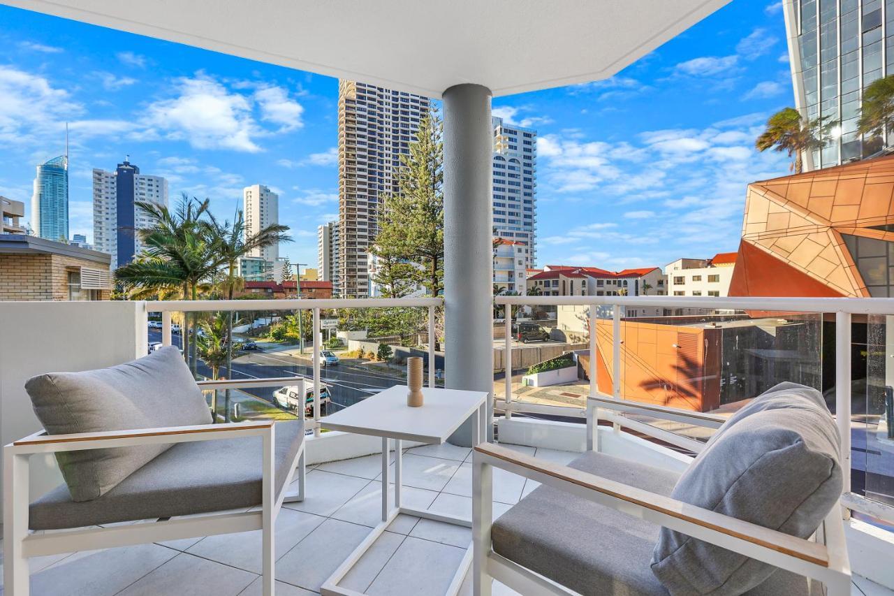 Private Rooftop, 2-storey Surfers Paradise With Pool Near Beach! Gold Coast