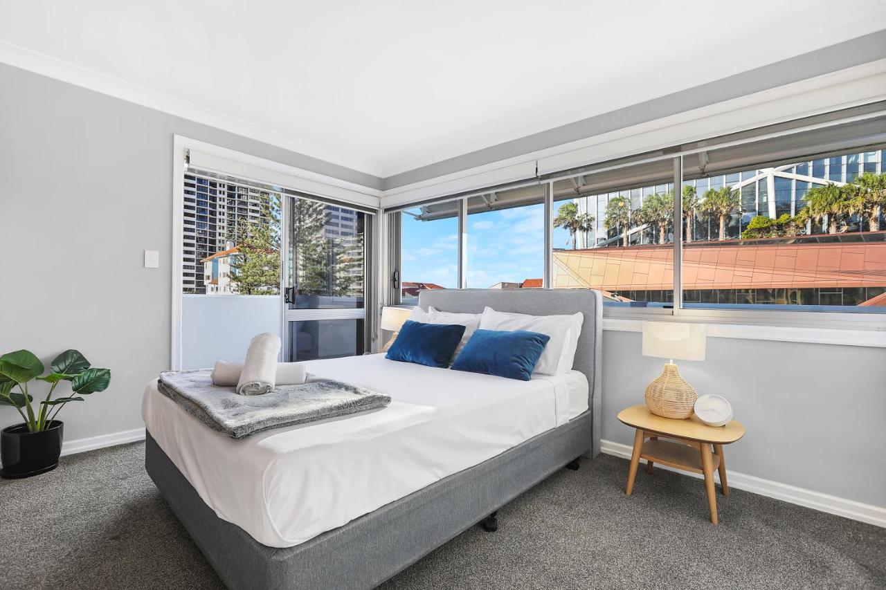 Private Rooftop, 2-storey Surfers Paradise With Pool Near Beach! *